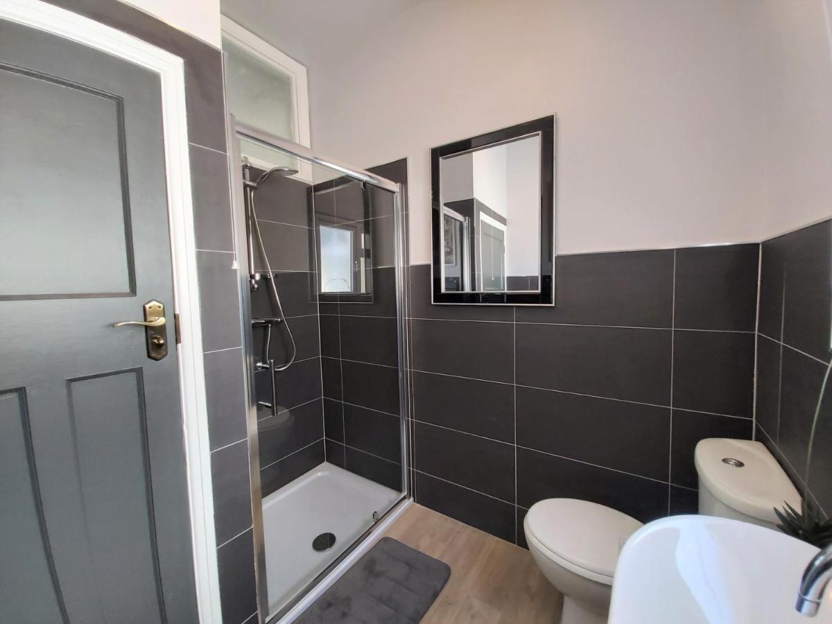 Beautifully Renovated 2 Bed Flat - Close To Beach Apartment Southend-on-Sea Bagian luar foto