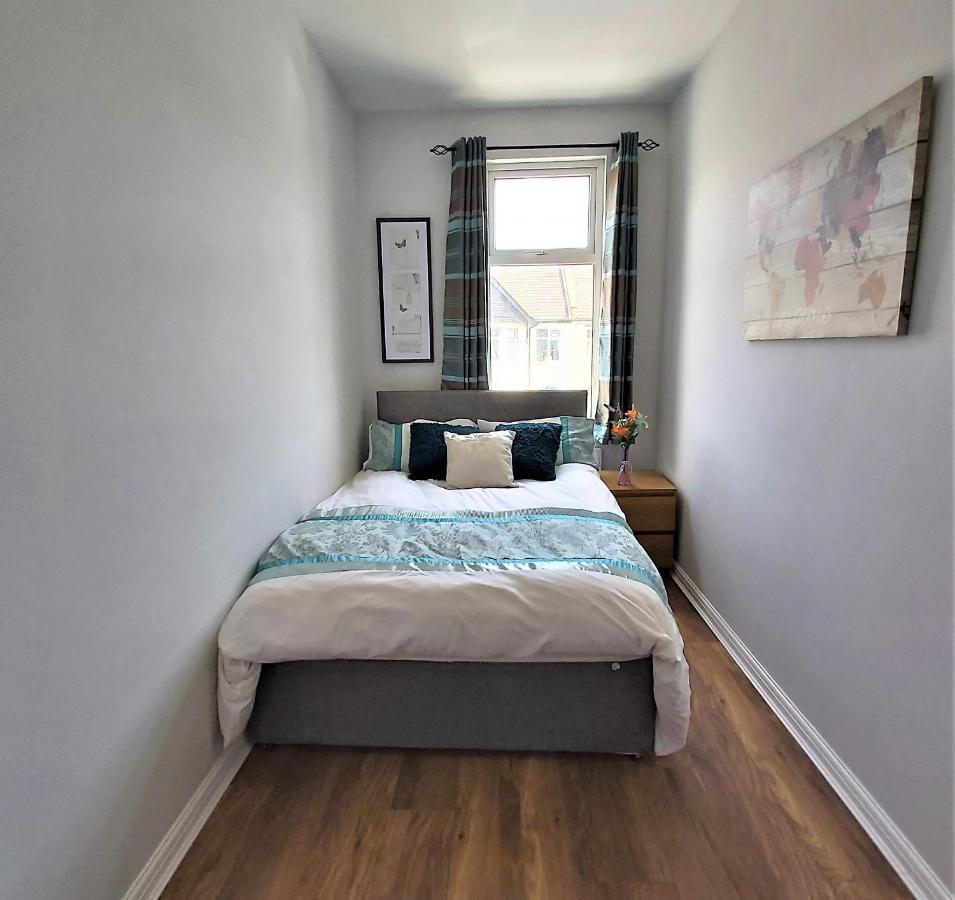 Beautifully Renovated 2 Bed Flat - Close To Beach Apartment Southend-on-Sea Bagian luar foto