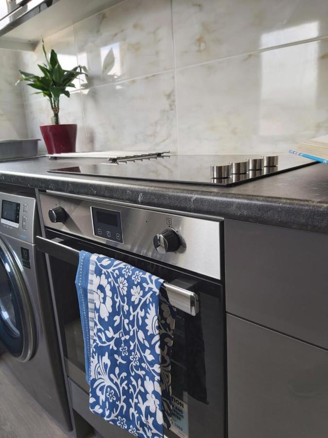 Beautifully Renovated 2 Bed Flat - Close To Beach Apartment Southend-on-Sea Bagian luar foto