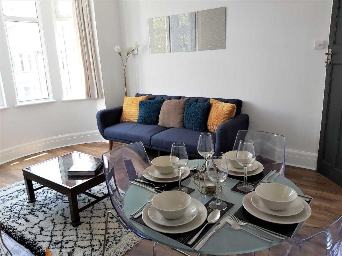 Beautifully Renovated 2 Bed Flat - Close To Beach Apartment Southend-on-Sea Bagian luar foto